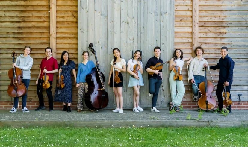 Strings in Motion: A Captivating Journey through Time and Emotion!